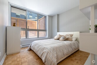 Interior Photo - Le 1444 Mackay