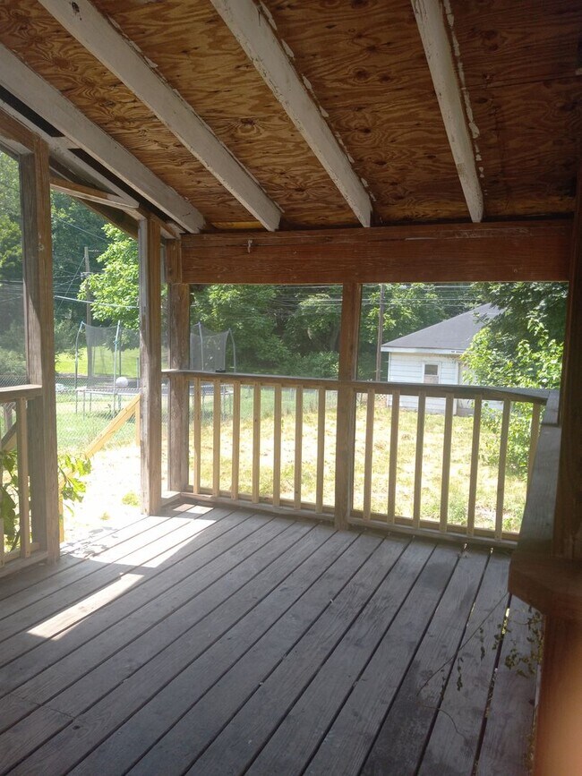 Building Photo - 118 S 2nd St