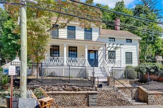 Building Photo - 324 Woodbine Ave
