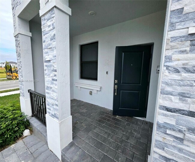 Building Photo - 4 br, 2.5 bath House - 28605 SW 133rd Pl
