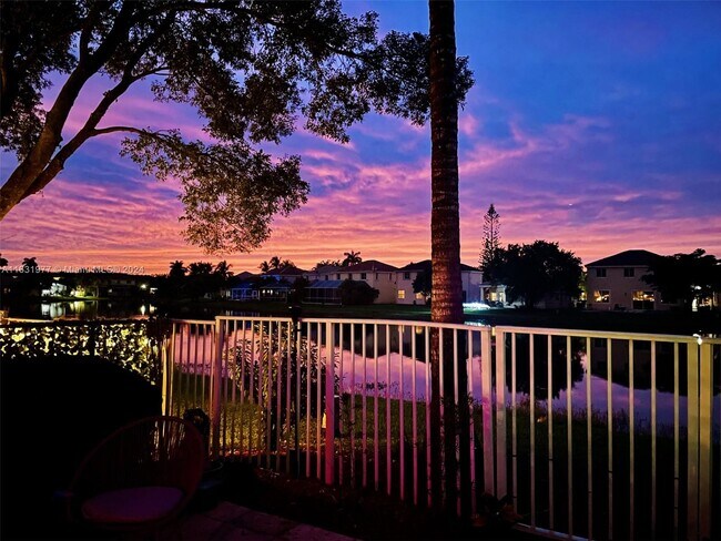 Building Photo - 960 Savannah Falls Dr