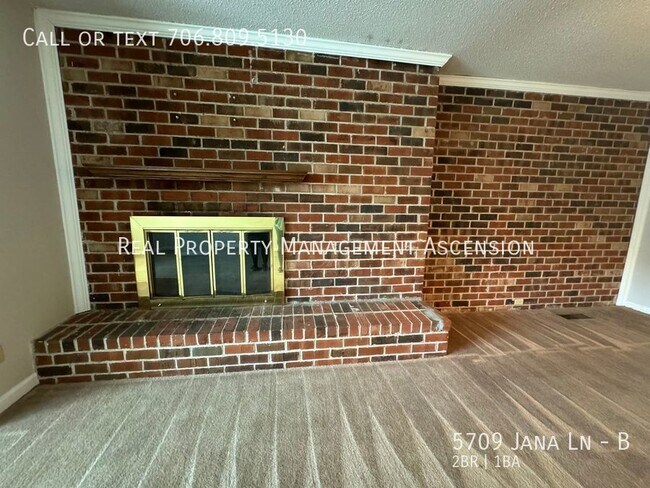 Building Photo - Hixson 2 Bed 1 Bath!