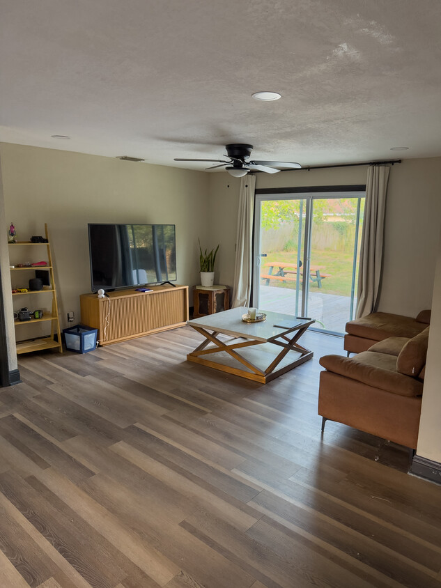 Living Room - 8111 N Hillsborough Ln