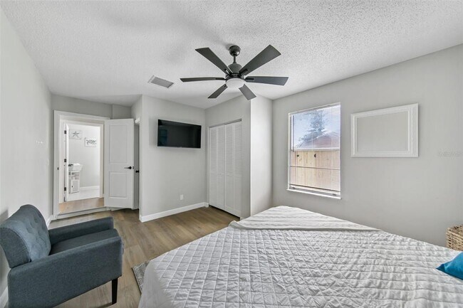 Building Photo - 7113 Regina Dr