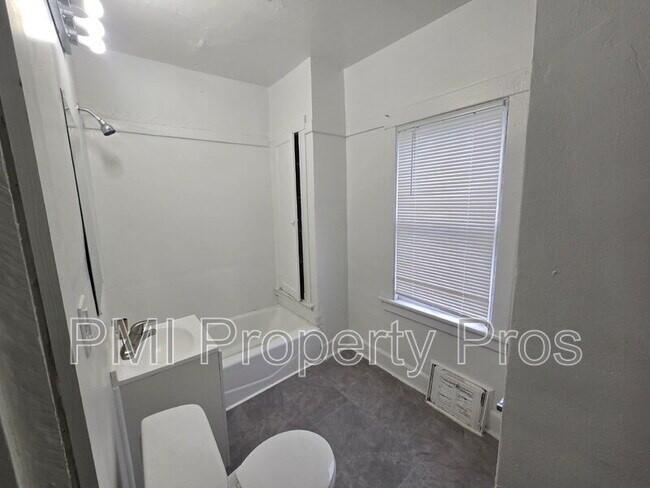 Building Photo - 3138 N 11th St