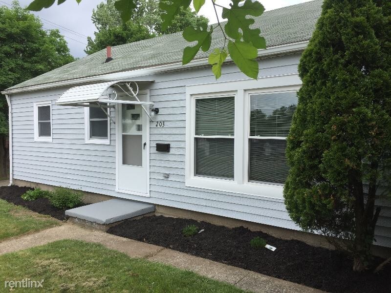Foto principal - 3 br, 1 bath House - 203 E. Ford