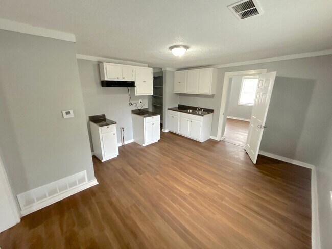 Foto del edificio - 3447 Cook Rd