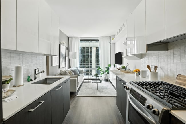 Photo - 100 W Wacker Dr Apartment