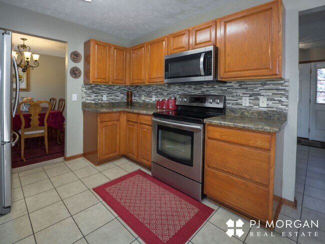 Foto del edificio - 4 bedroom, 3 bathroom - Available 10/14