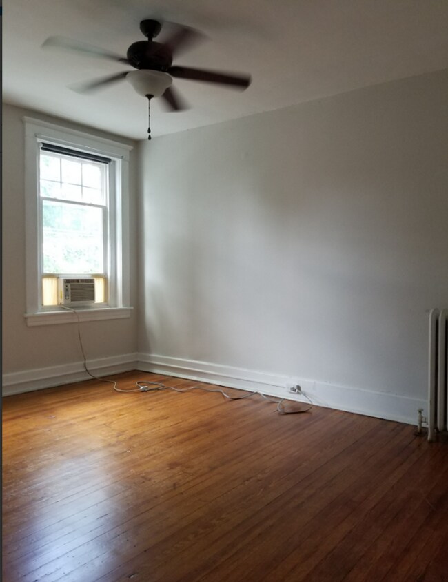 Foto del edificio - 2711 Hanover Ave