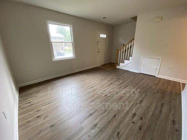 Building Photo - 184 Farrell Ln
