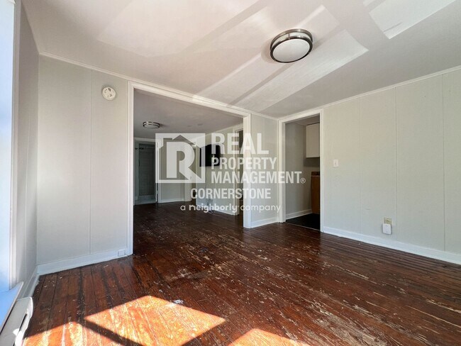 Foto del edificio - 2423 Parkview Ave