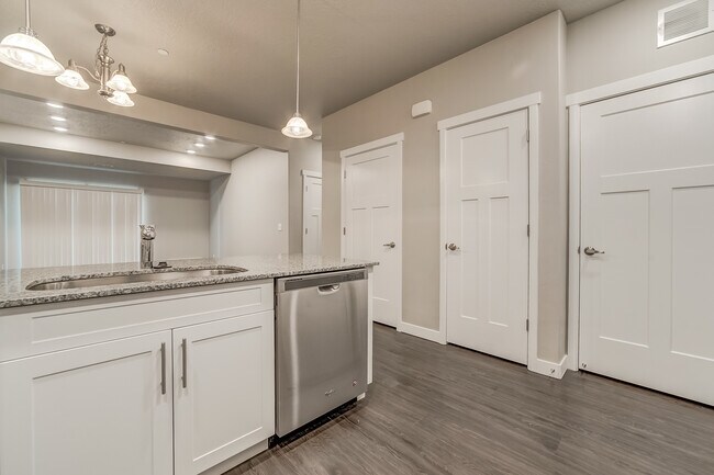 Building Photo - 262 N 540 E