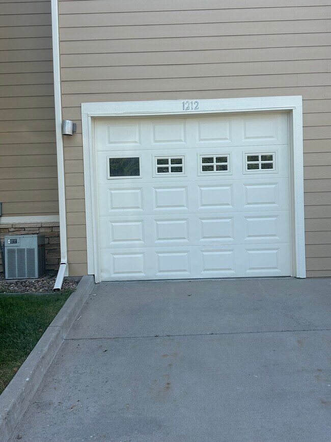 1 car garage with remote - 6607 W 3rd St