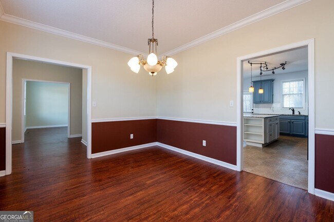 Building Photo - 135 Sandwood Dr
