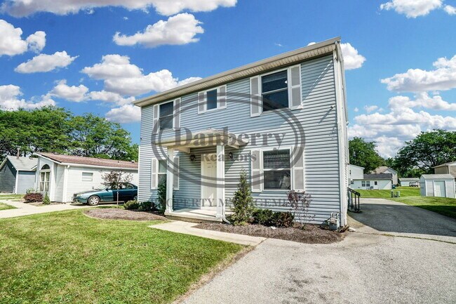 Foto del edificio - 3704 Willow Run Dr