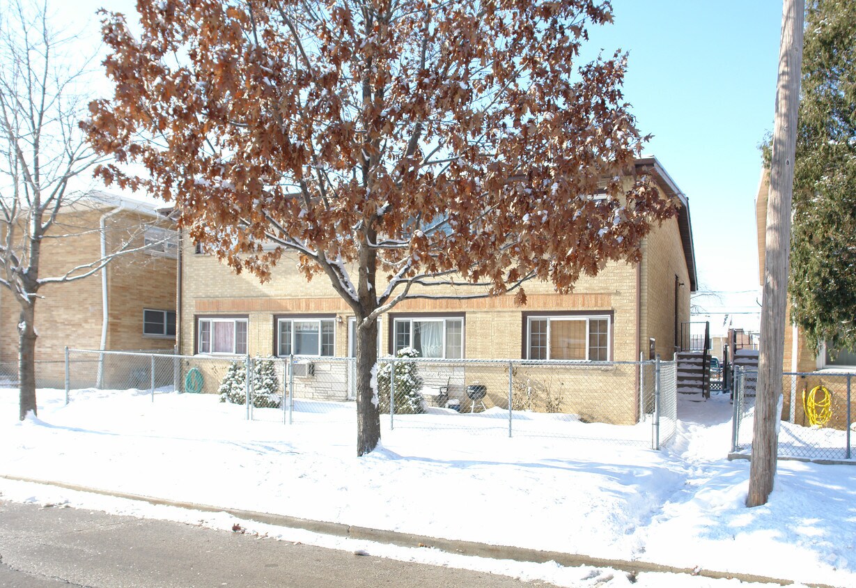 Building Photo - 3006 Prairie St
