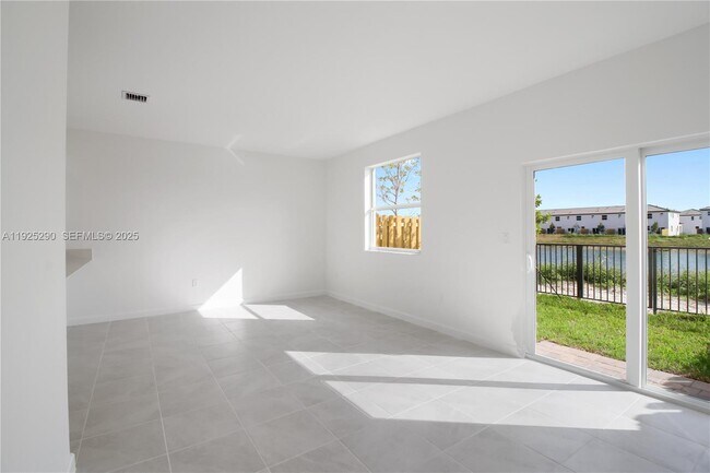 Foto del edificio - 2747 SE 25th Ave