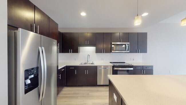 Interior Photo - Channel Mission Bay