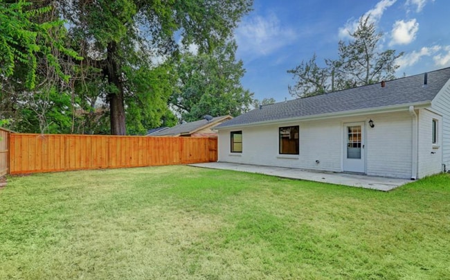 Back of the house - 5410 Karcher St