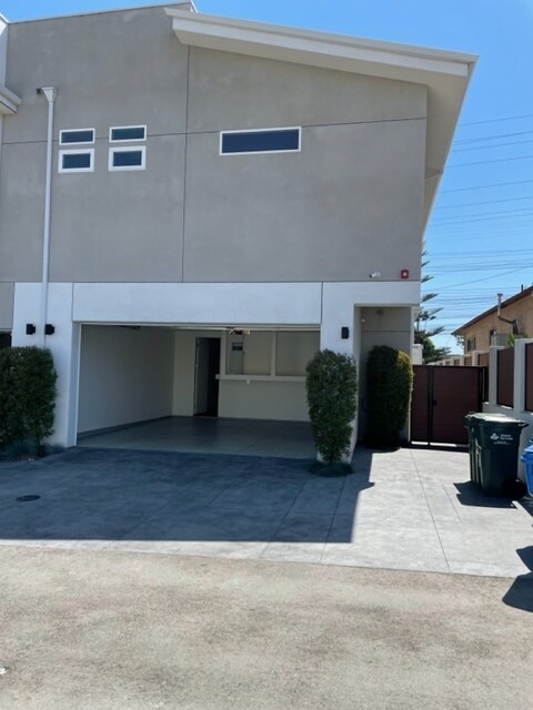 Driveway/Garage - 2783 190th St