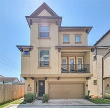 Building Photo - 432 N Live Oak St