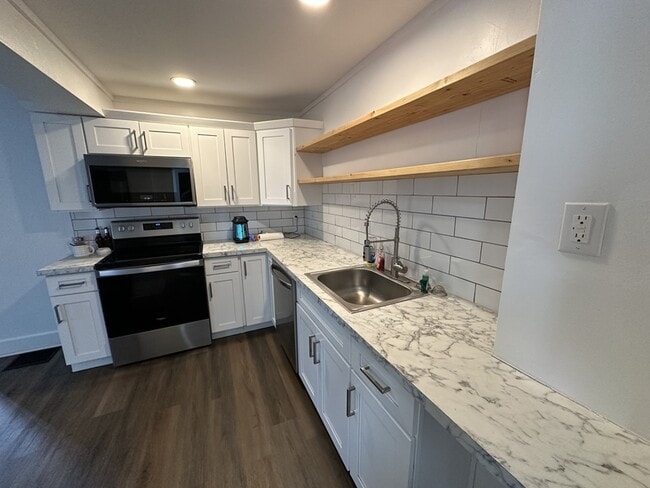 Foto del edificio - 610 E Main St