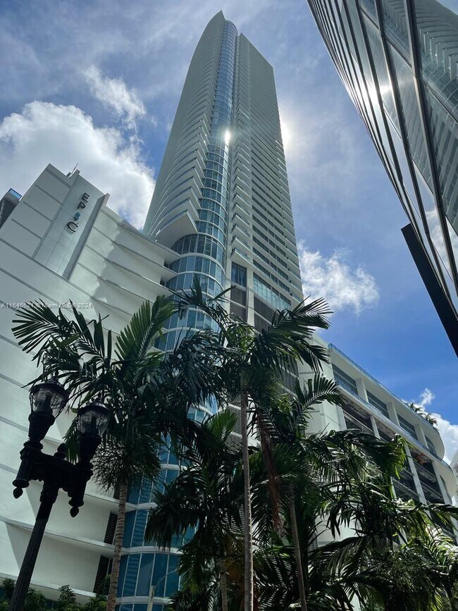 Building Photo - 200 Biscayne Blvd Way