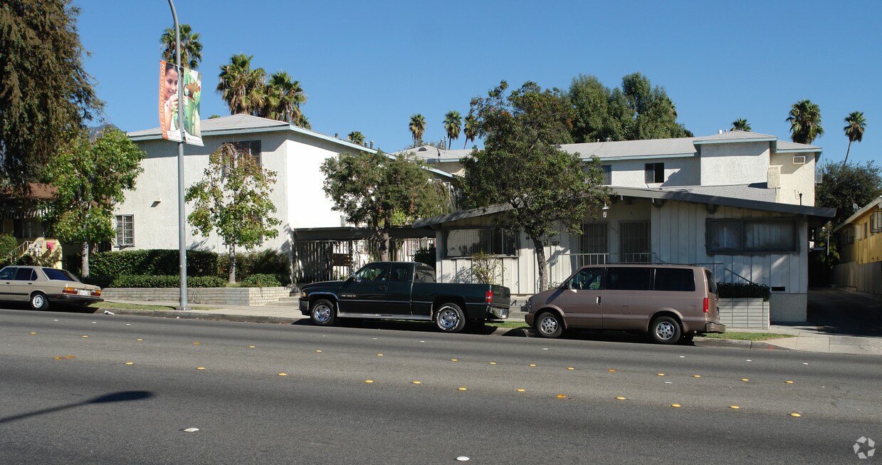 Foto del edificio - 1090 N Lake Ave