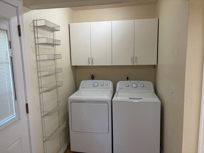 Building Photo - 807 Timbers Ct