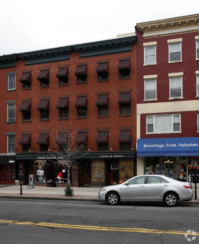 Building Photo - 329 Washington St