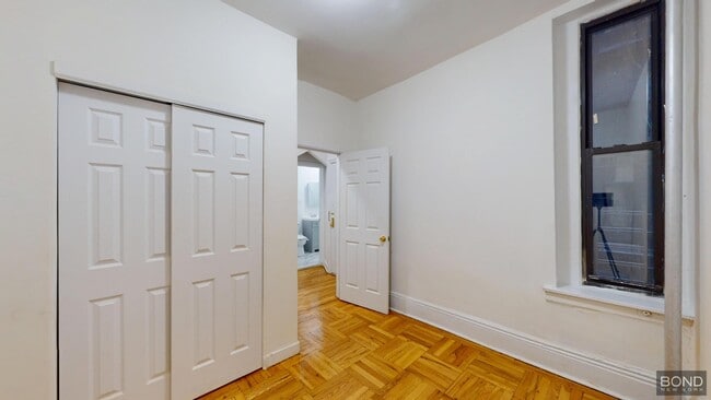 Building Photo - 520 E 83rd St