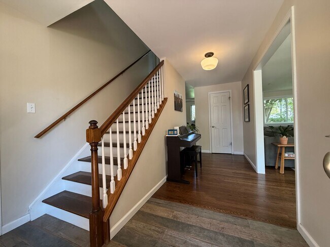 Building Photo - Beautifully Renovated Boulder Gem with Bac...