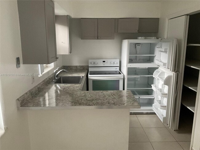 Building Photo - 5271 SW 90th Way