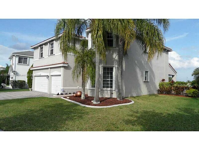 Building Photo - 2101 SW 176th Ave