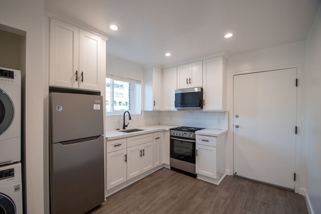 Building Photo - 5340 Whitsett Ave