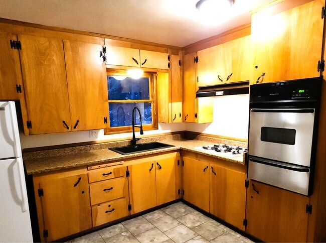 Foto del edificio - 865 Bear Springs Rd