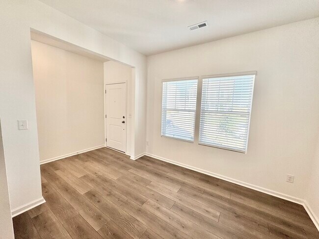 Foto del edificio - BRAND NEW 3bd/2.5 BATH HOME- Kensington Co...