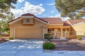 Building Photo - 2501 Showcase Dr