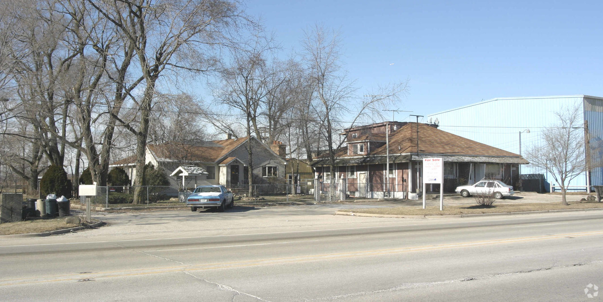 Primary Photo - 1001-1003 S Chicago St