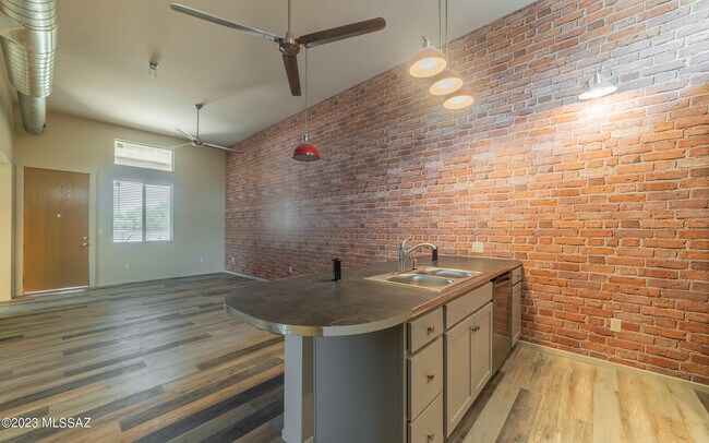 Foto del edificio - 3303 N Tyndall Ave