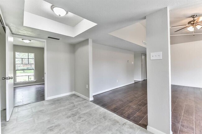Building Photo - 14227 Lourdes Dr