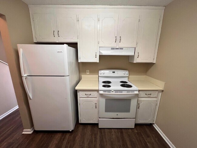 Foto del edificio - 121 Candlebrook Dr