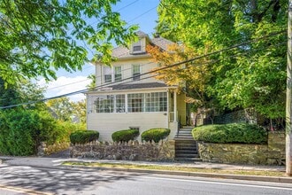49 Weaver St