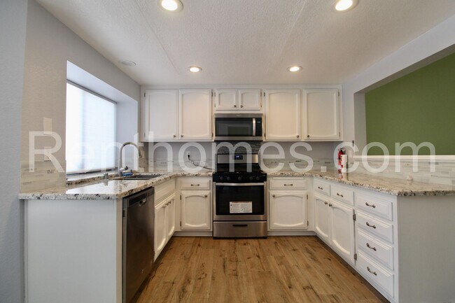 Building Photo - 15730 Via Calanova