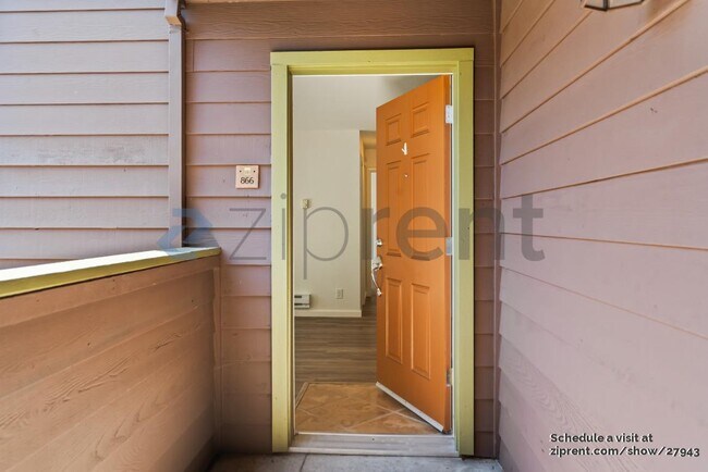 Foto del edificio - 866 Catkin Ct