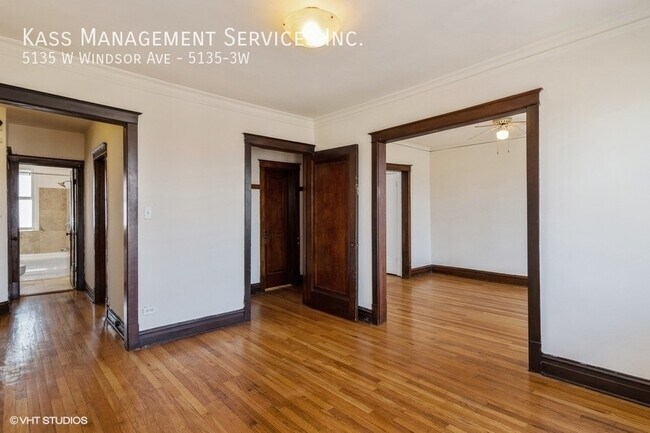 Foto del edificio - 5135 W Windsor Ave