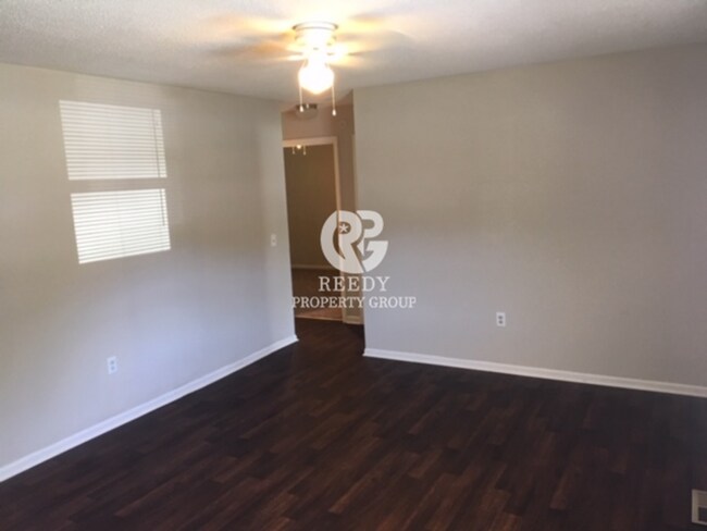 Foto del edificio - 105 E Terrace Dr