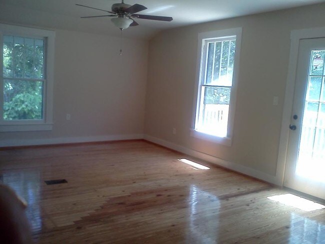 Foto del edificio - 516 S Brooksville Ave