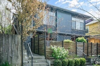 Building Photo - 122 22nd Ave
